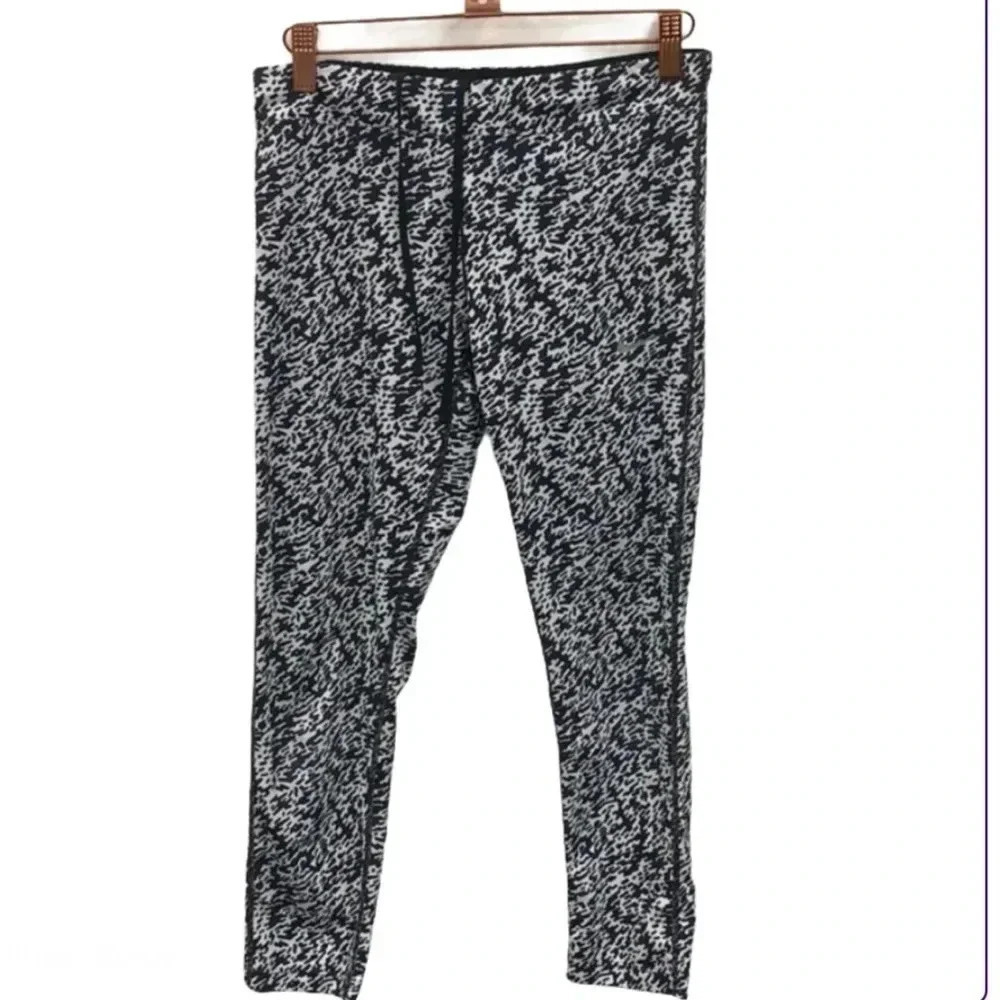 Nike Pronto ESSENTIAL Running Crop Pants Tights Size Small
